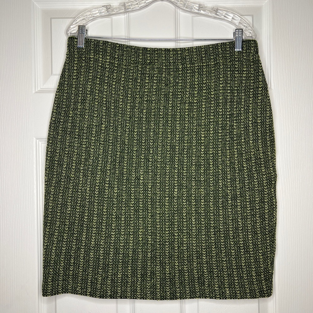 St. John Collection Green Textured Knit Pencil Skirt – Size 12 | Pull-On